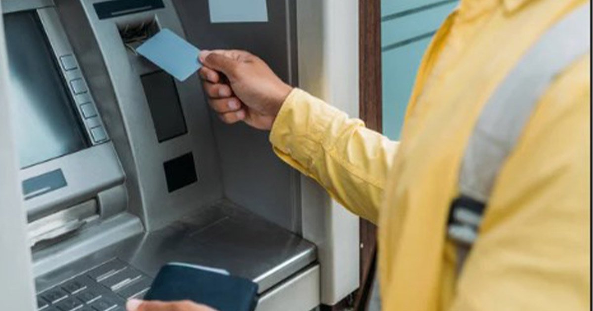 How ATM skimming technically works.